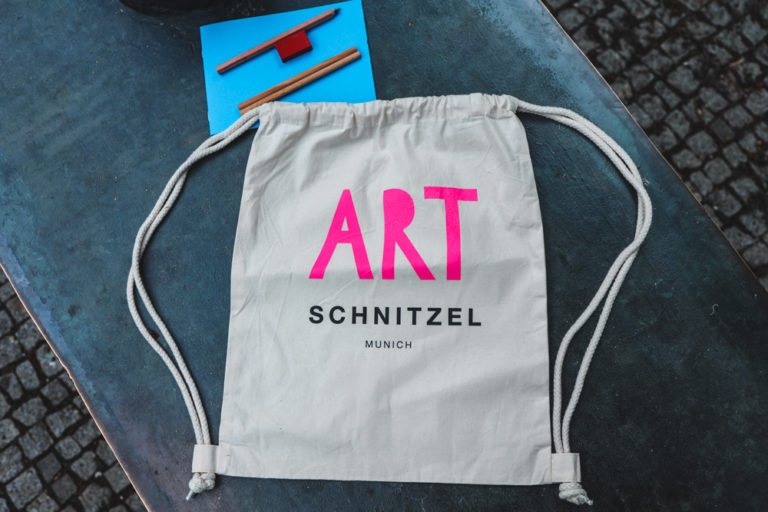ArtSchnitzel Kunstareal München Familientour Kreativpaket